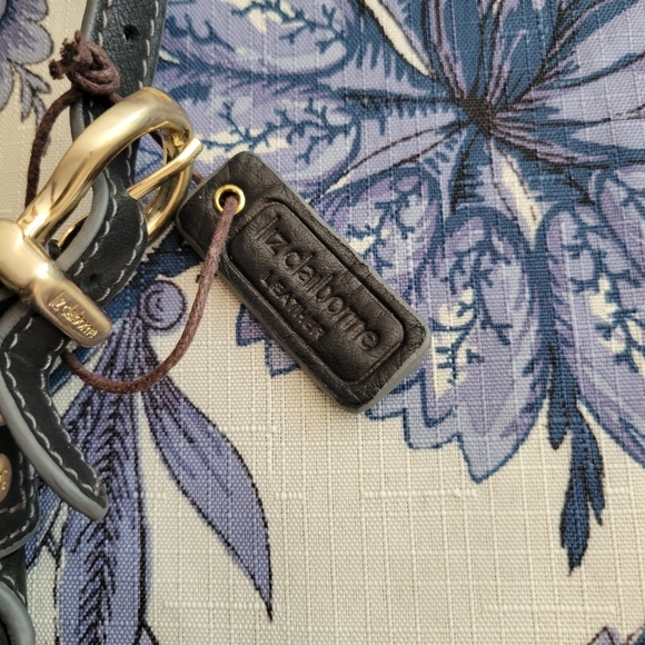 Liz Clairborne NYC Leather Shoulder Bag - Picture 3 of 7